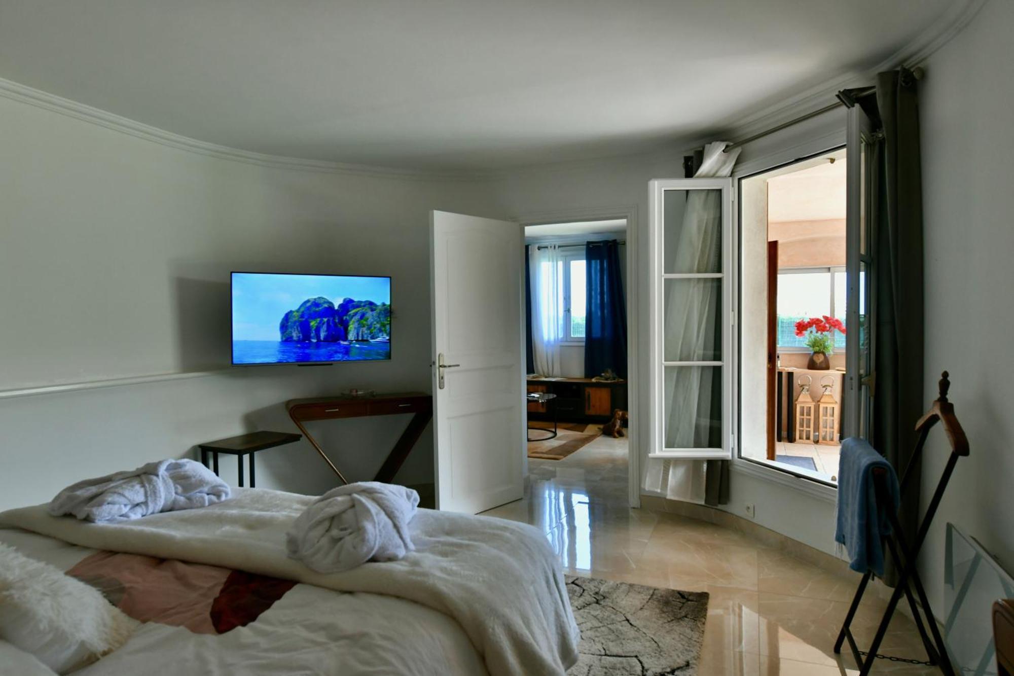 Elegant-Cosy 2P55M2 Dans Bas De Villa Provencale ! Villeneuve-Loubet Eksteriør billede